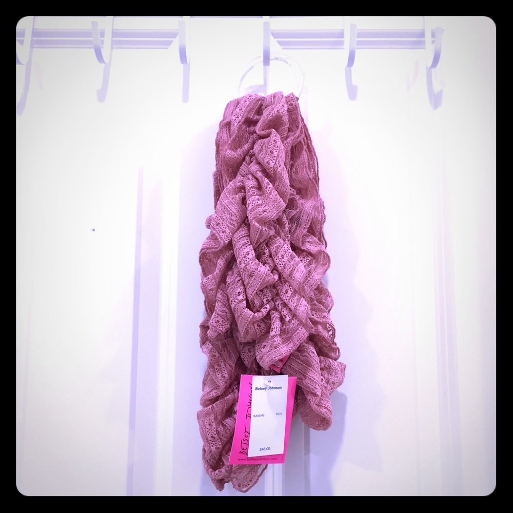 NWT Betsey Johnson Pink Ruffle Scarf